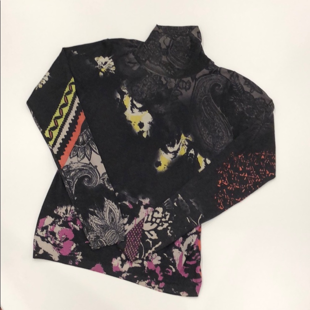 Italian dark floral thin wool turtleneck sweater